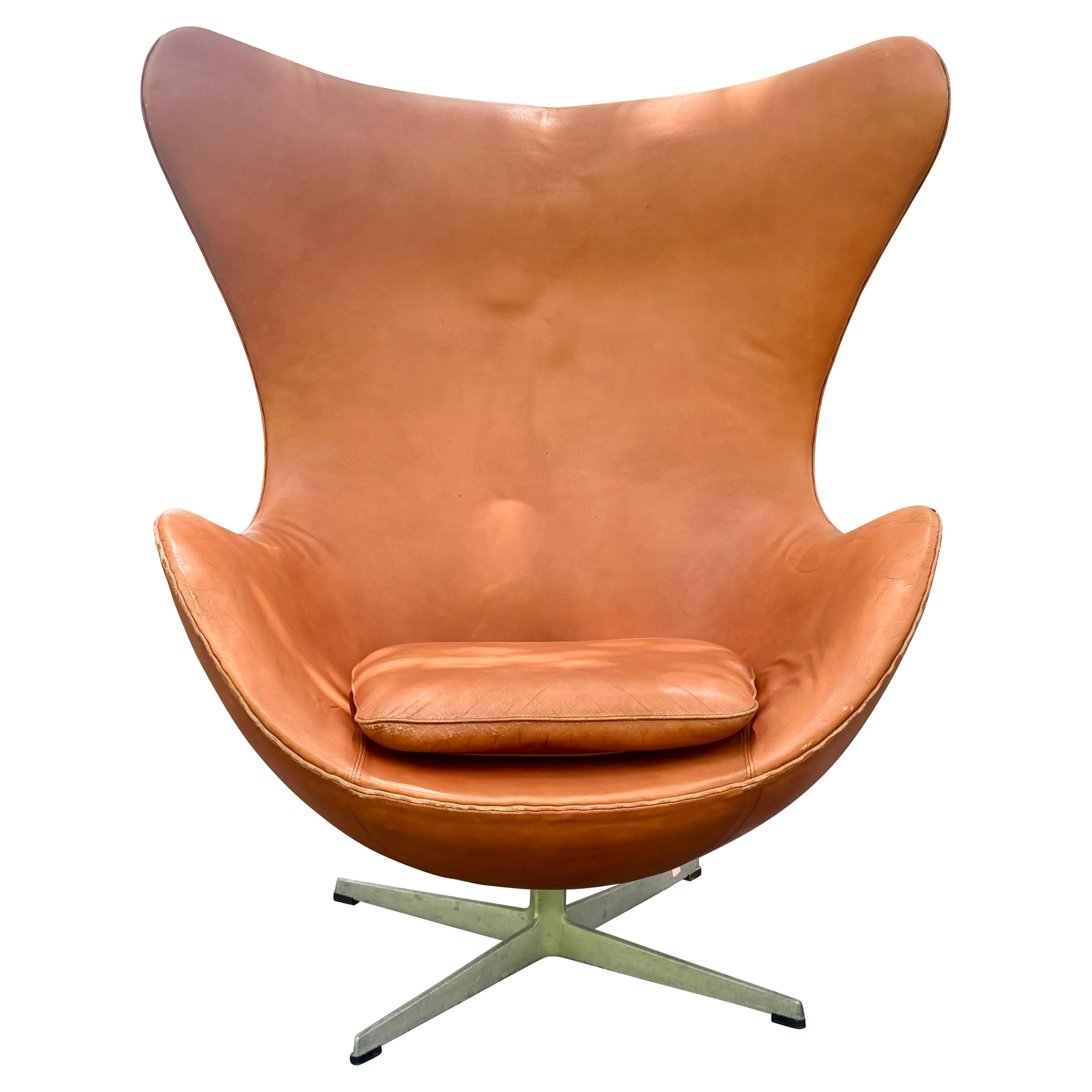 Arne Jacobsen Leder Egg Chair für Fritz Hansen im Angebot