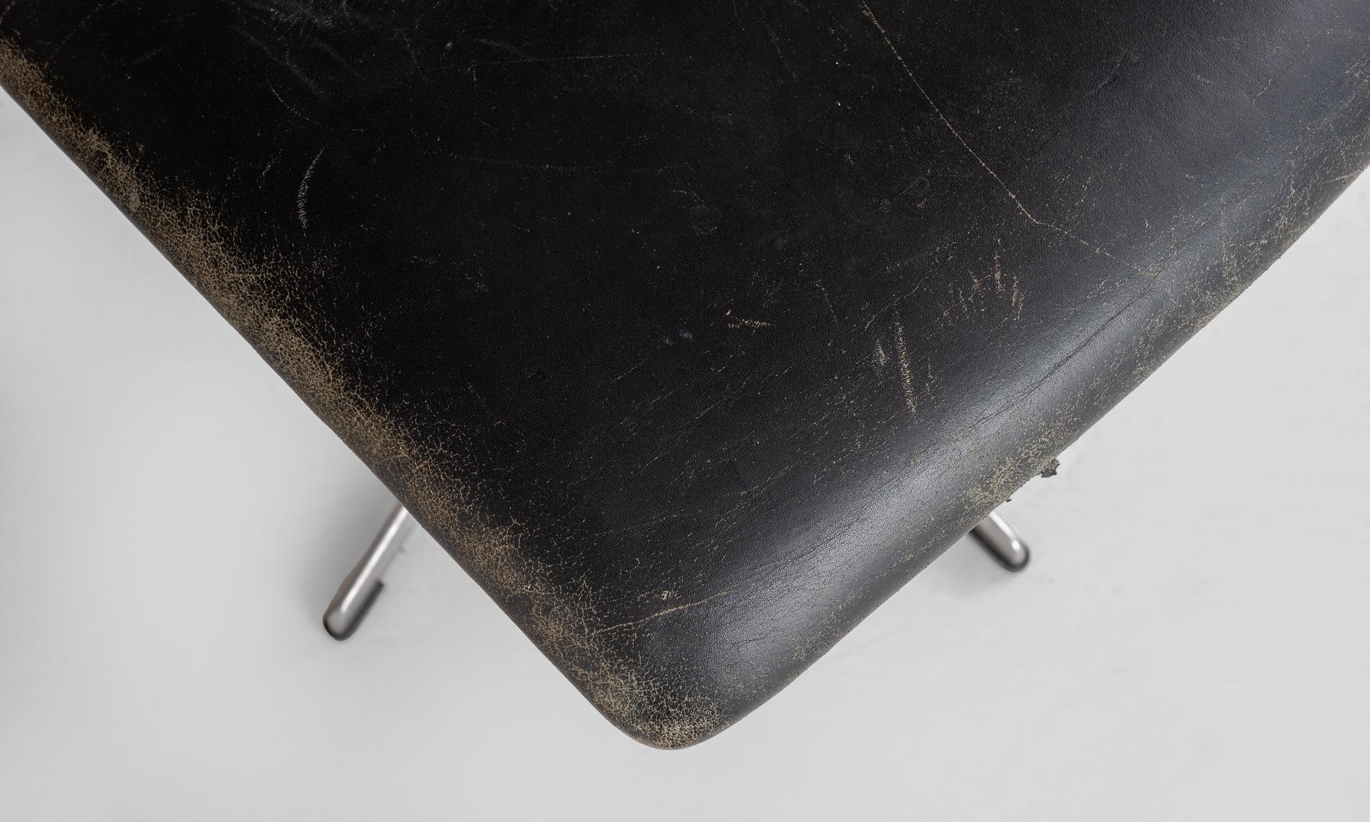 Arne Jacobsen Leather Oxford Chairs by Fritz Hansen, Denmark, circa 1960 In Fair Condition In Culver City, CA