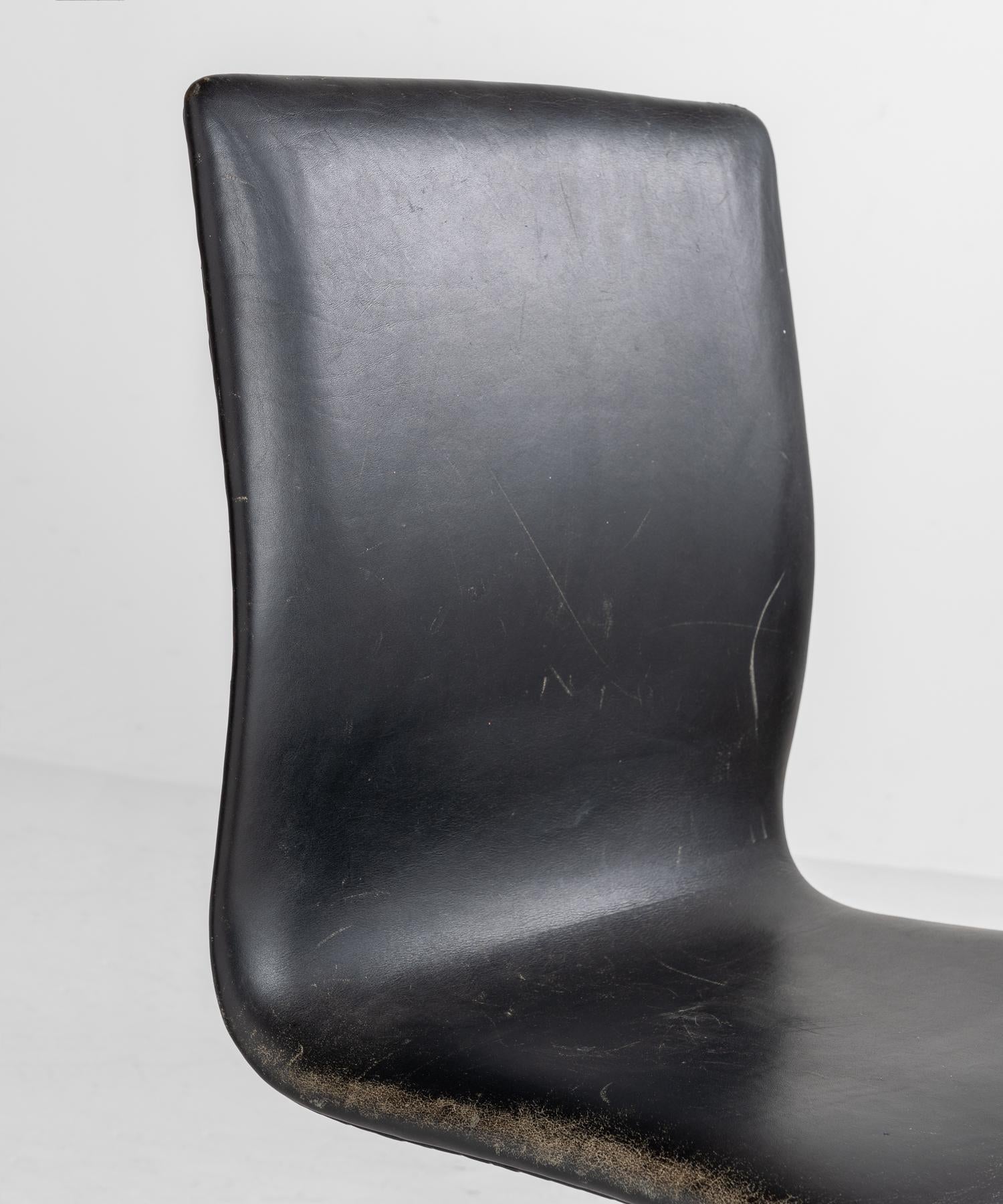 Arne Jacobsen Leather Oxford Chairs by Fritz Hansen, Denmark, circa 1960 1
