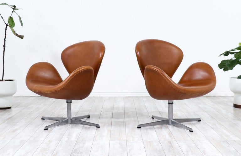 Mid-Century Modern Arne Jacobsen Leather 