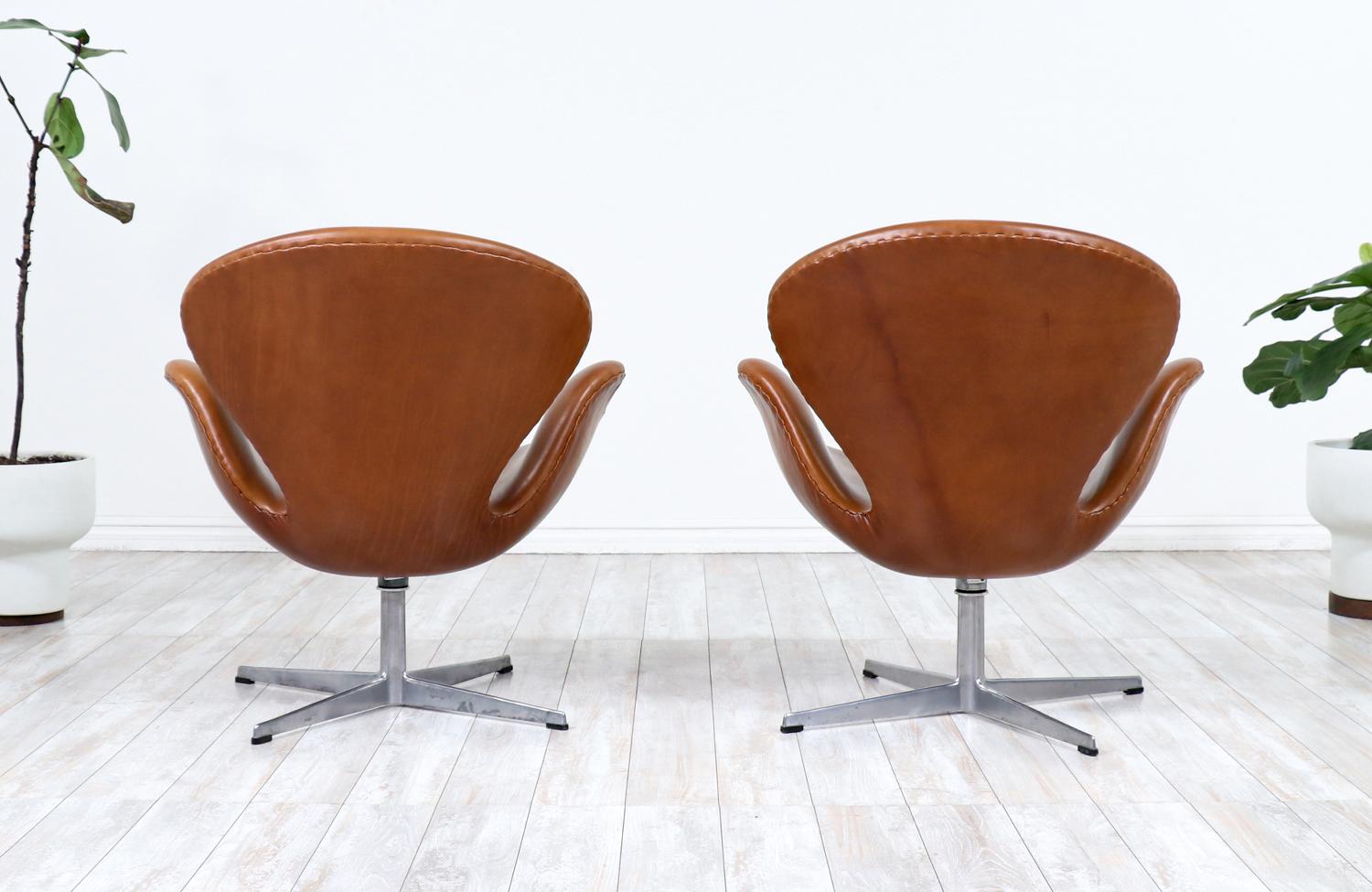 Danish Arne Jacobsen Leather 