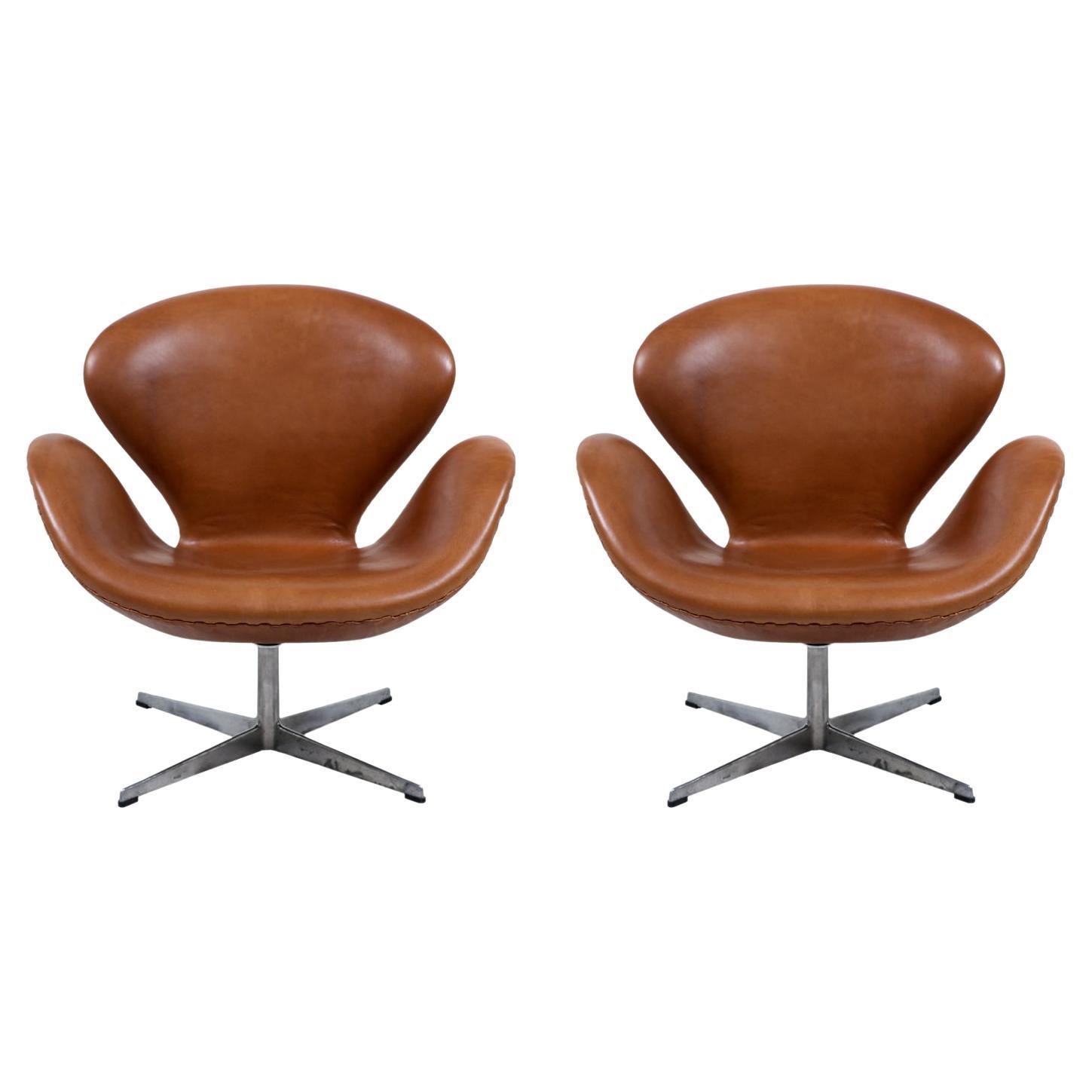 Arne Jacobsen Leather "Swan" Chairs for Fritz Hansen