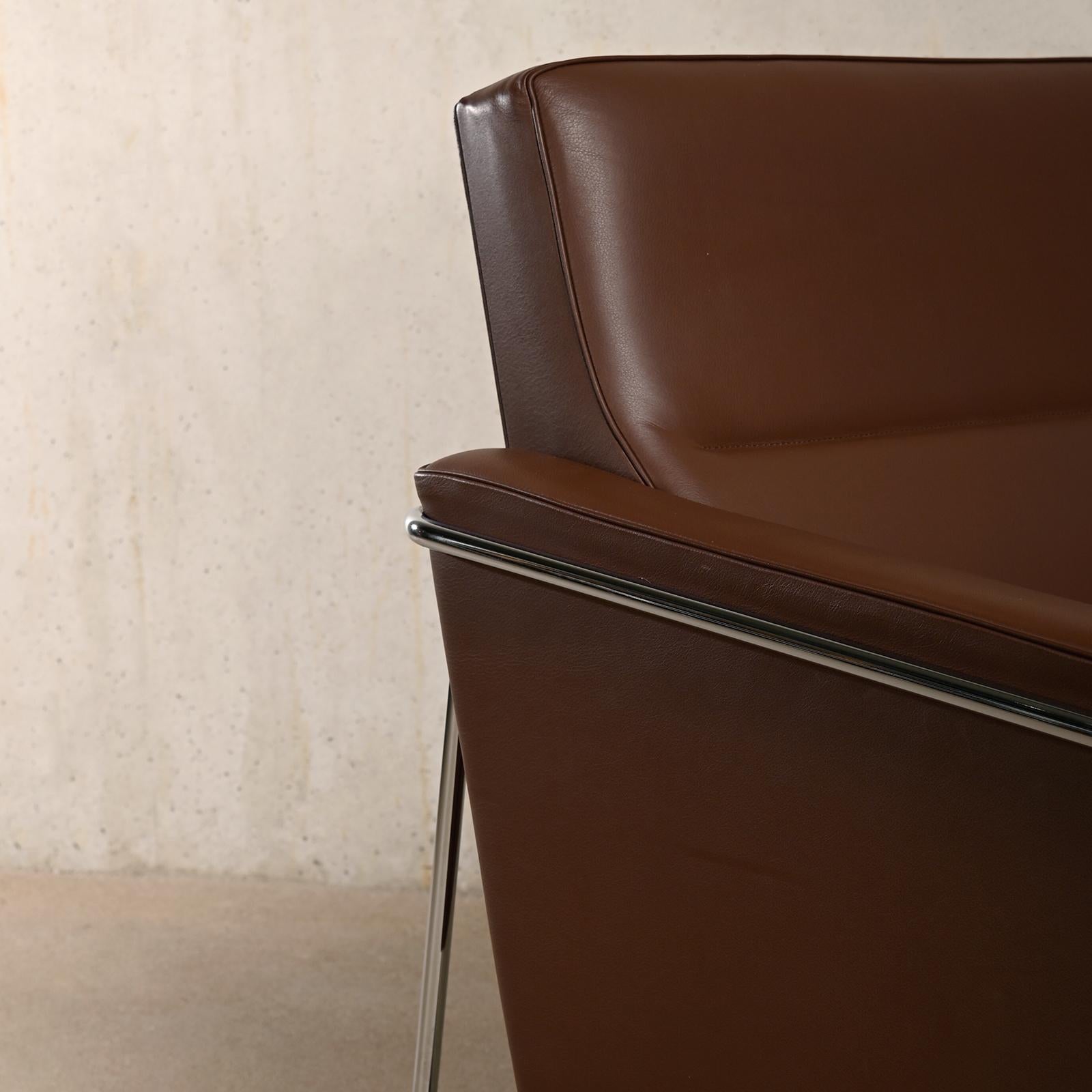 Chaise longue Arne Jacobsen 3300 en cuir de châtaignier pour Fritz Hansen en vente 7