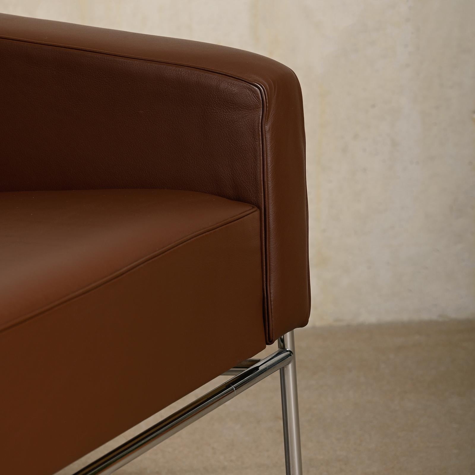 Chaise longue Arne Jacobsen 3300 en cuir de châtaignier pour Fritz Hansen en vente 8