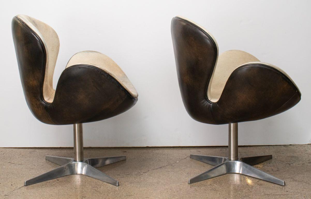 Arne Jacobsen Mid-Century Modern Swan Chairs, 2 1