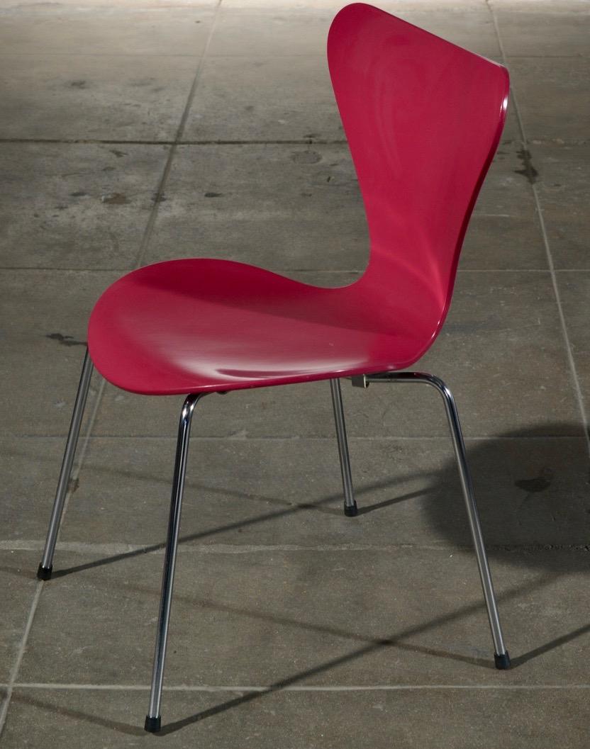 18 Arne Jacobsen Modell 3017 Stühle (amerikanisch) im Angebot