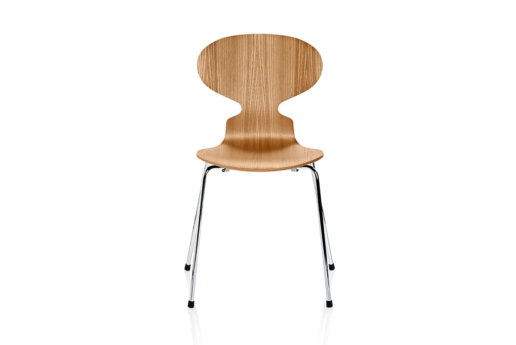Did you know,. that Arne Jacobsen originally designed the iconic Ant™ chair as a three-legged chair? Today, the Ant™ comes in different types of veneer, as well as with a coloured ash or lacquer finish in all colours. All chairs are made of pressure