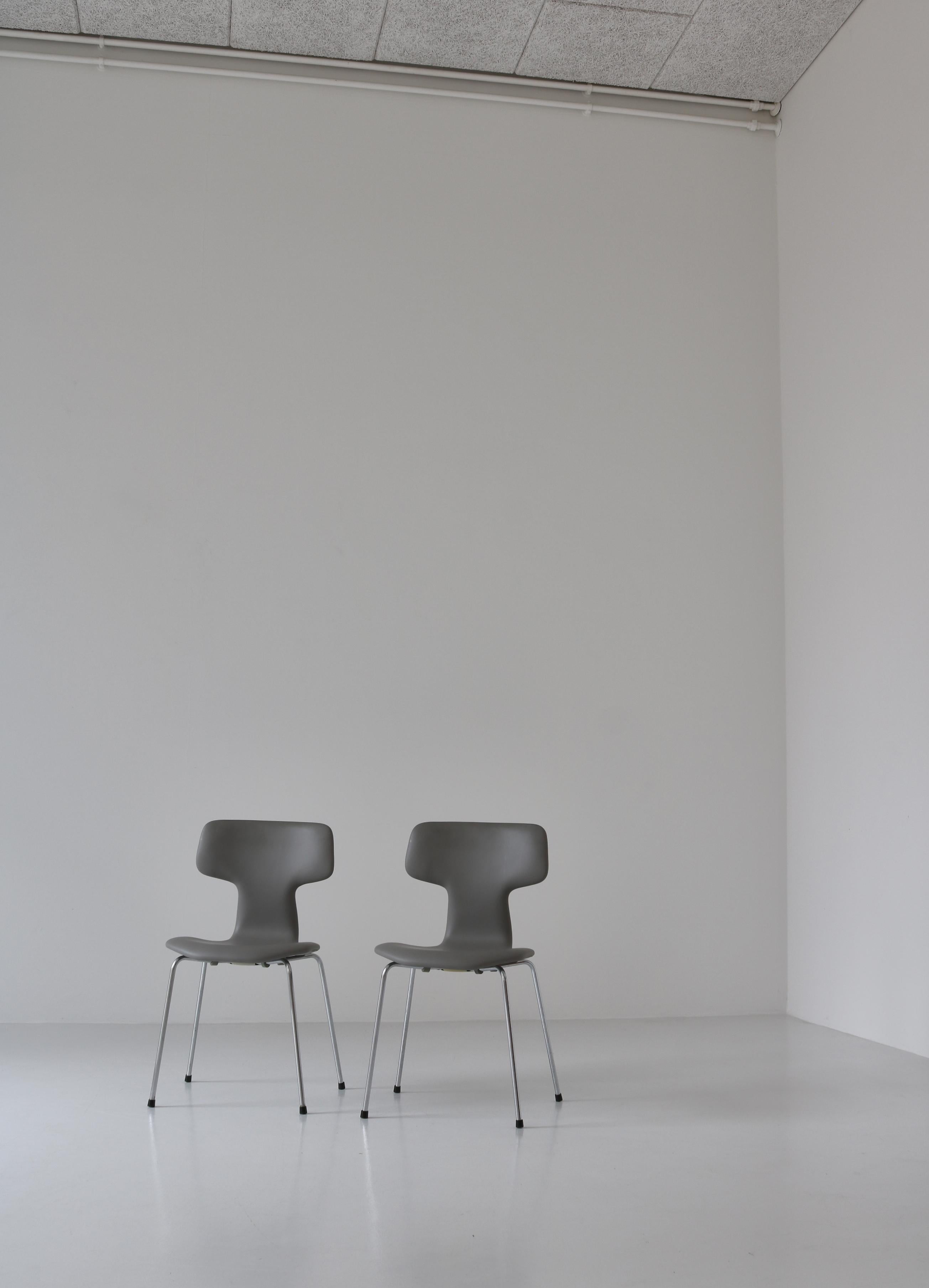 Chaises en cuir et acier Arne Jacobsen modèle 3103 de Fritz Hansen, 1970 en vente 7