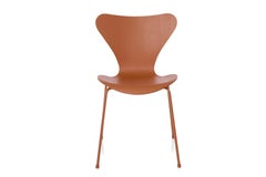 Arne Jacobsen Model 3107 Monochrome