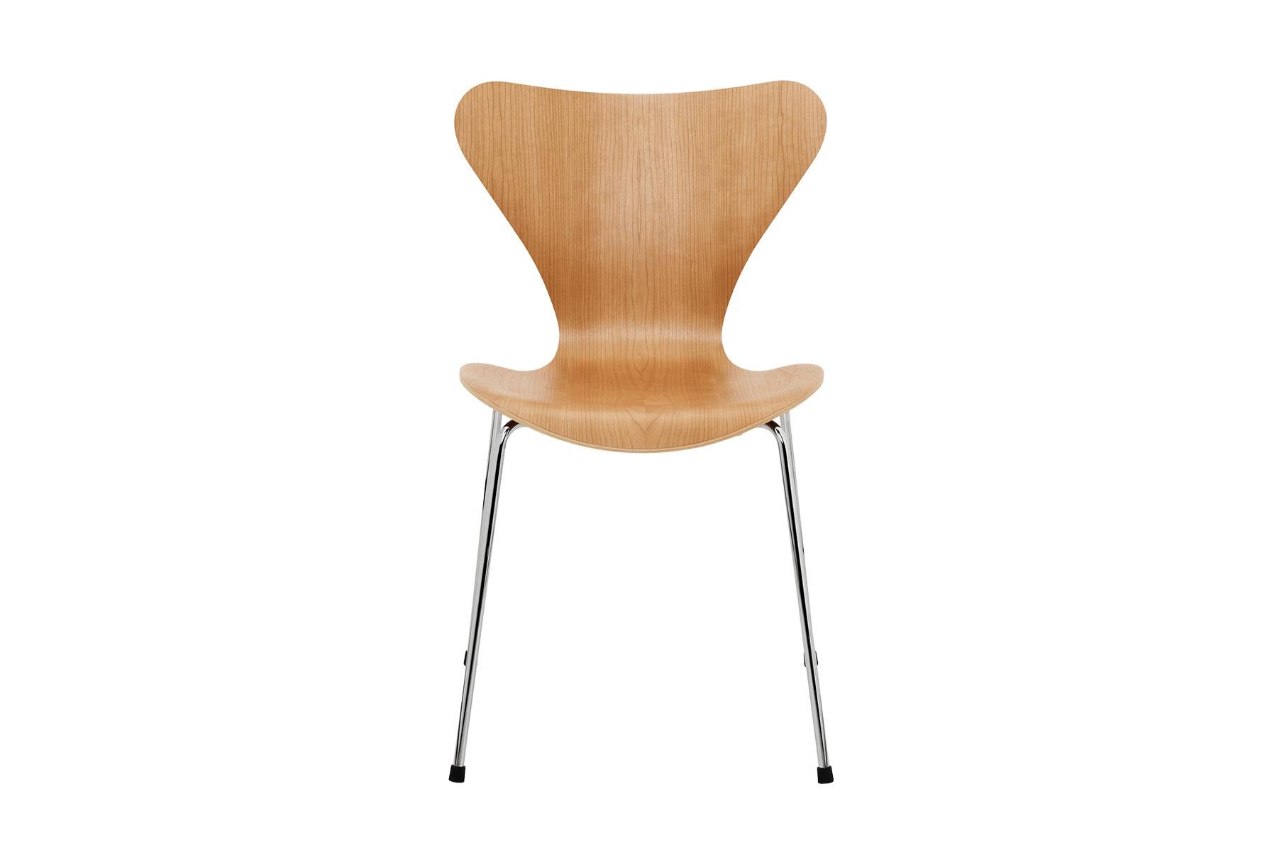 Oak Arne Jacobsen Model 3107 Series 7 Clear Lacquer For Sale