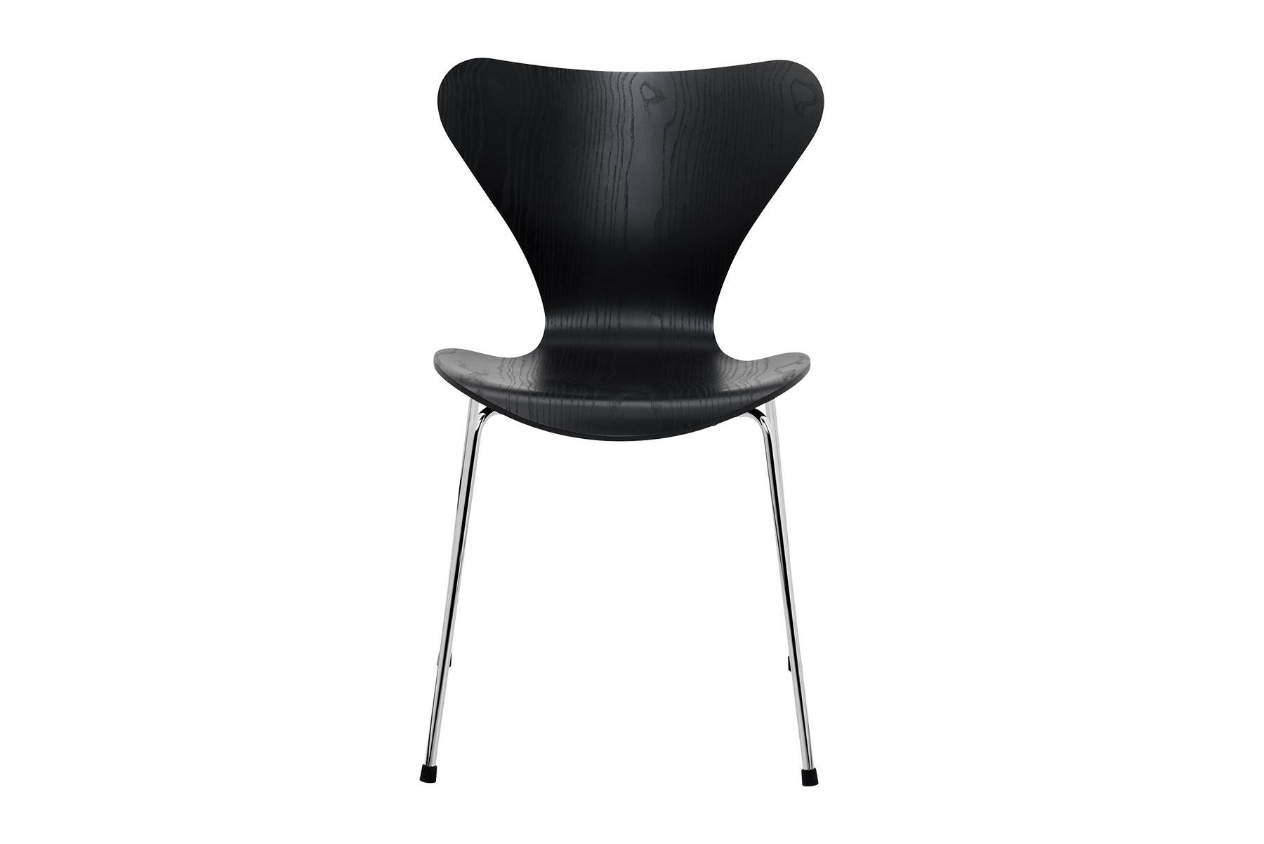 Arne Jacobsen Model 3107 Series 7 Coloured Ash For Sale 2