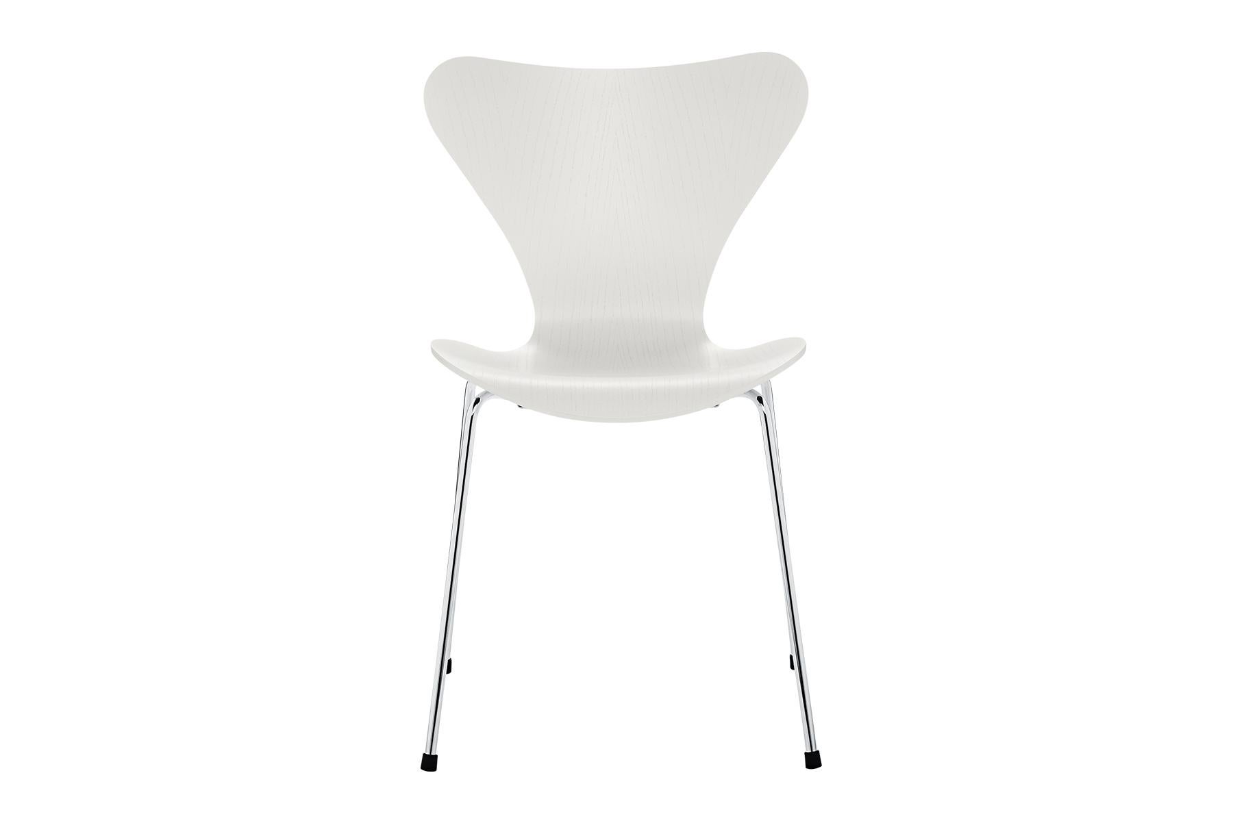 Arne Jacobsen Model 3107 Series 7 Coloured Ash For Sale 4