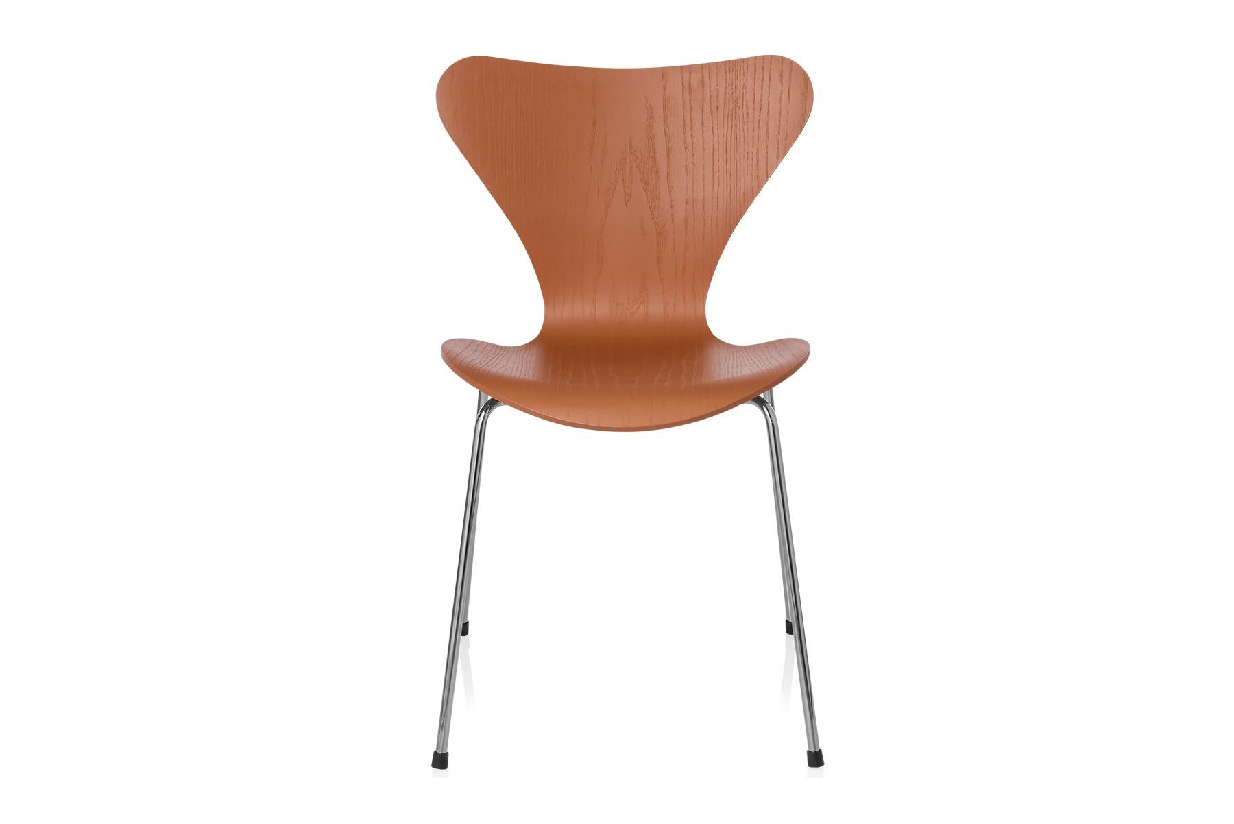 Contemporary Arne Jacobsen Model 3107 Series 7 Coloured Ash For Sale