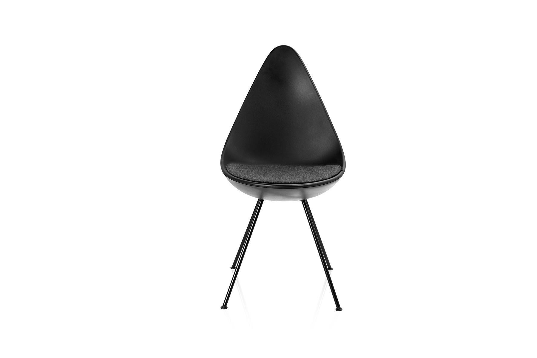 En 2014, Fritz Hansen a relancé la chaise Drop avec un nouveau design frais. Depuis son lancement, la chaise a connu un grand succès en se vendant ; plus de 25.000 pièces dans le monde entier grâce à son design simple, son grand confort et sa
