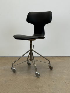 Arne Jacobsen Model 3113 Desk Chair
