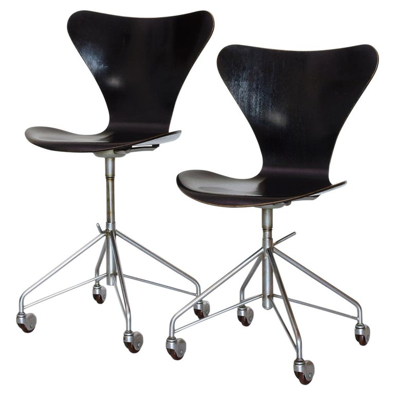 Arne Jacobsen Model 3117 Adjustable Desk Work Chairs, 1955, Early Matching Pair For Sale
