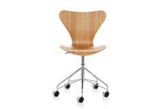 Arne Jacobsen Model 3117 Clear Lacquer