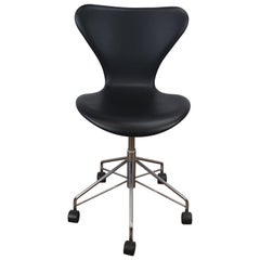 Arne Jacobsen Model 3117 Office Chair