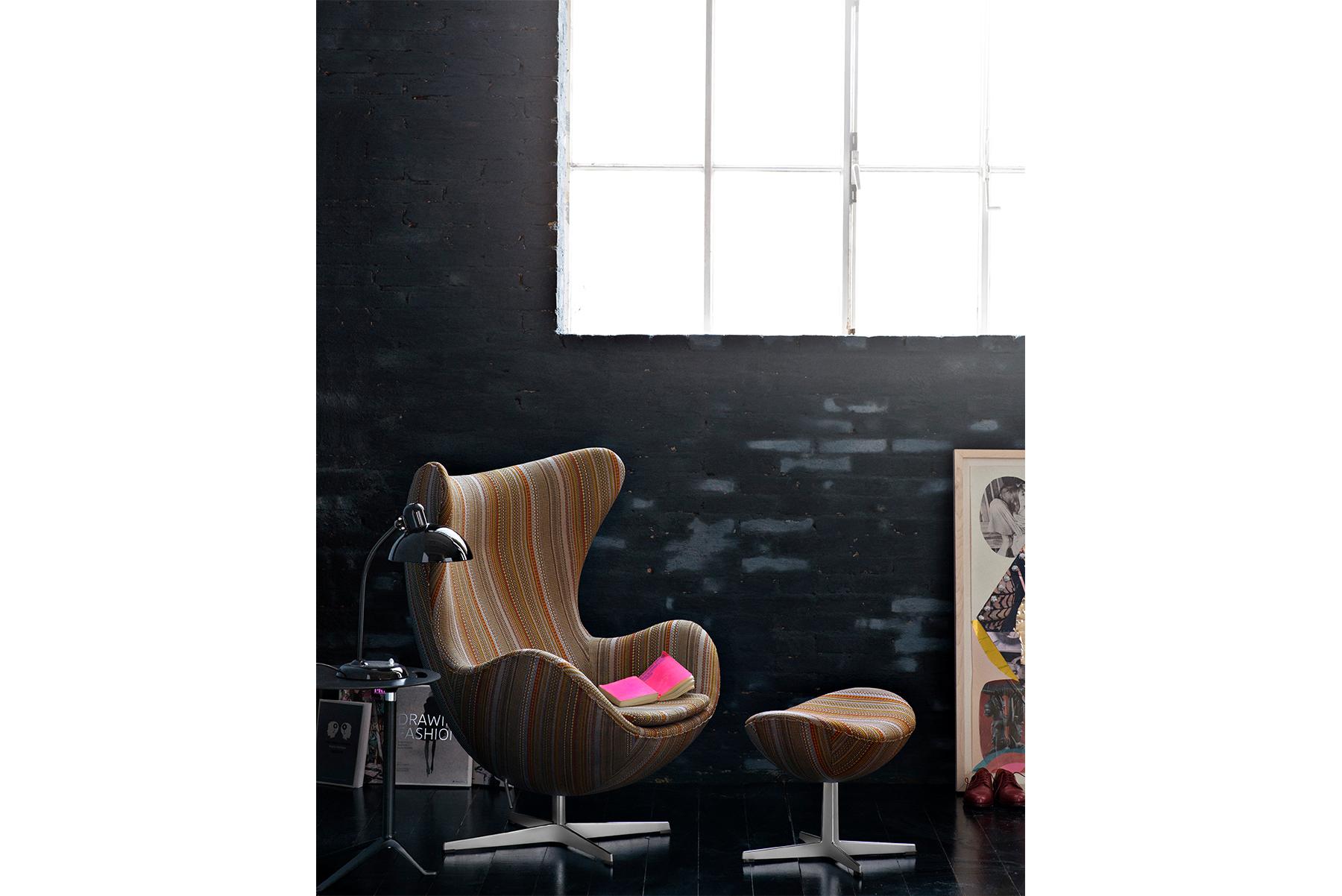 Mid-Century Modern Arne Jacobsen Model 3127 Egg Footstool For Sale