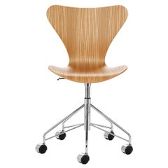 Arne Jacobsen Modell 3187, Sessel, Klarlack