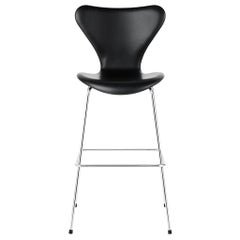 Arne Jacobsen Modell 3197, vorne gepolstert