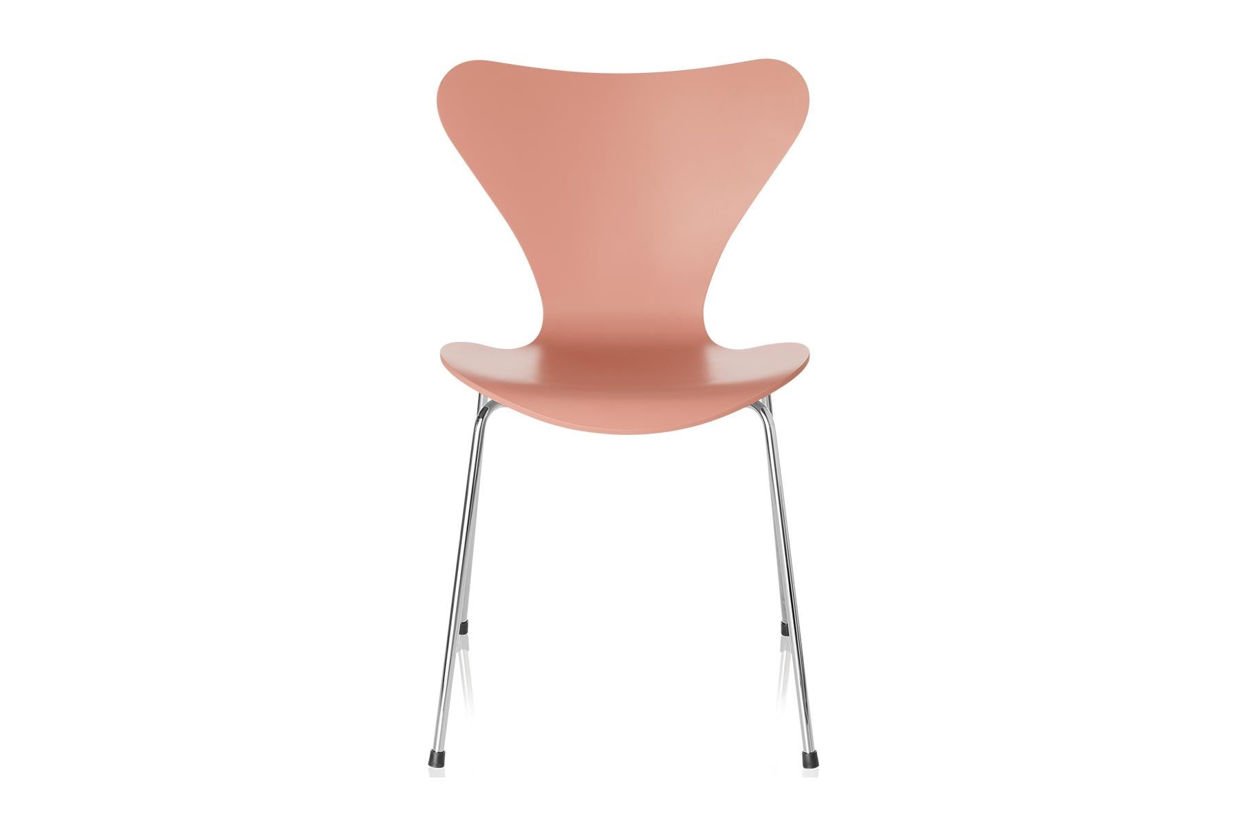 Arne Jacobsen Model 3201 Fully Lacquered In New Condition For Sale In Berkeley, CA