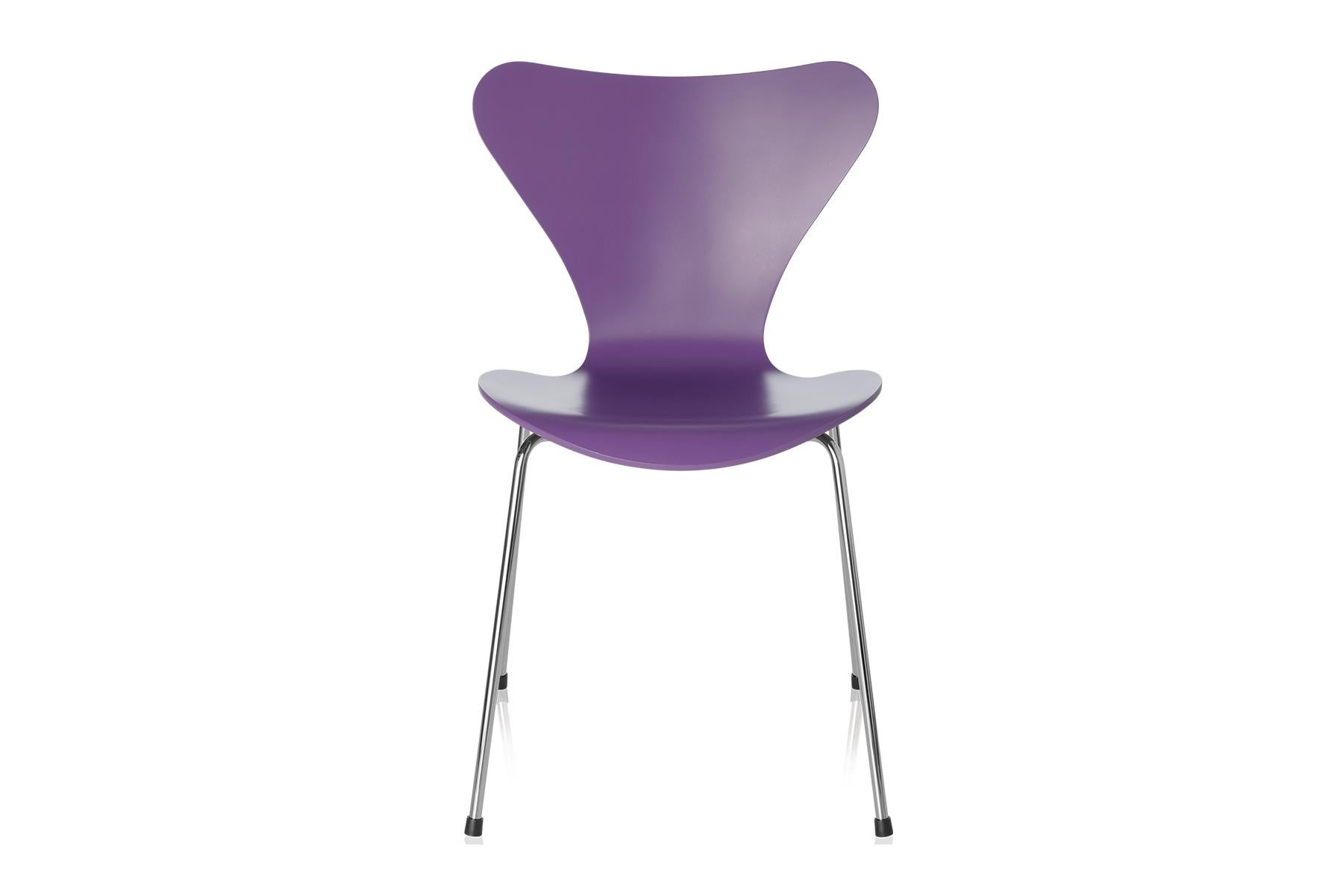 Contemporary Arne Jacobsen Model 3201 Fully Lacquered For Sale