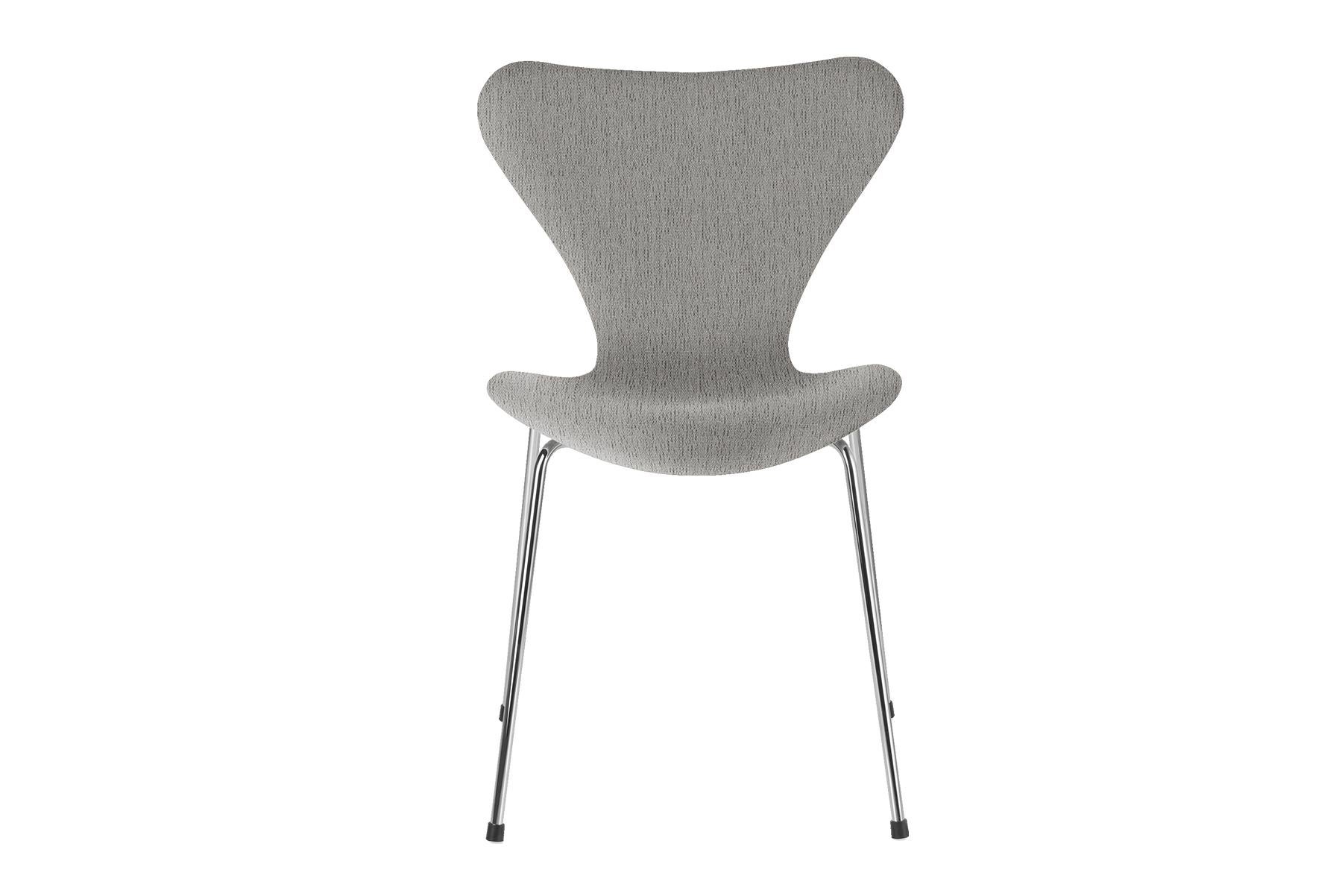 Arne Jacobsen Model 3201 Fully Upholstered For Sale 5