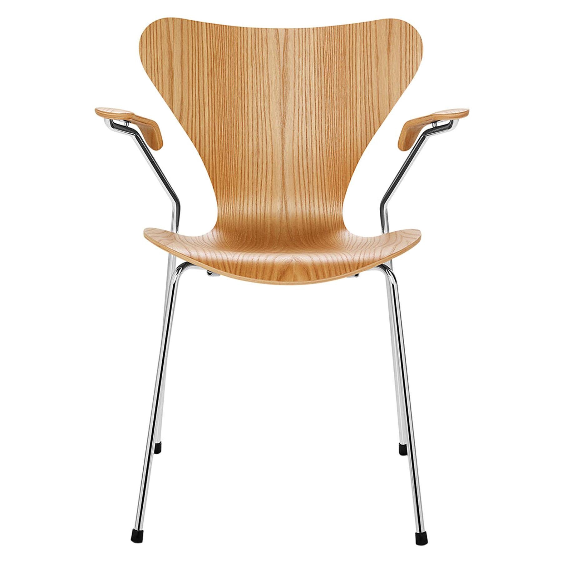 Arne Jacobsen Model 3207 Armchair Clear Lacquer