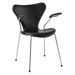 Arne Jacobsen Model 3207 Fully Upholstered