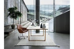 Arne Jacobsen Model 3211 Little Giraffe