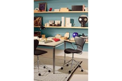 Arne Jacobsen Model 3217 Coloured Ash