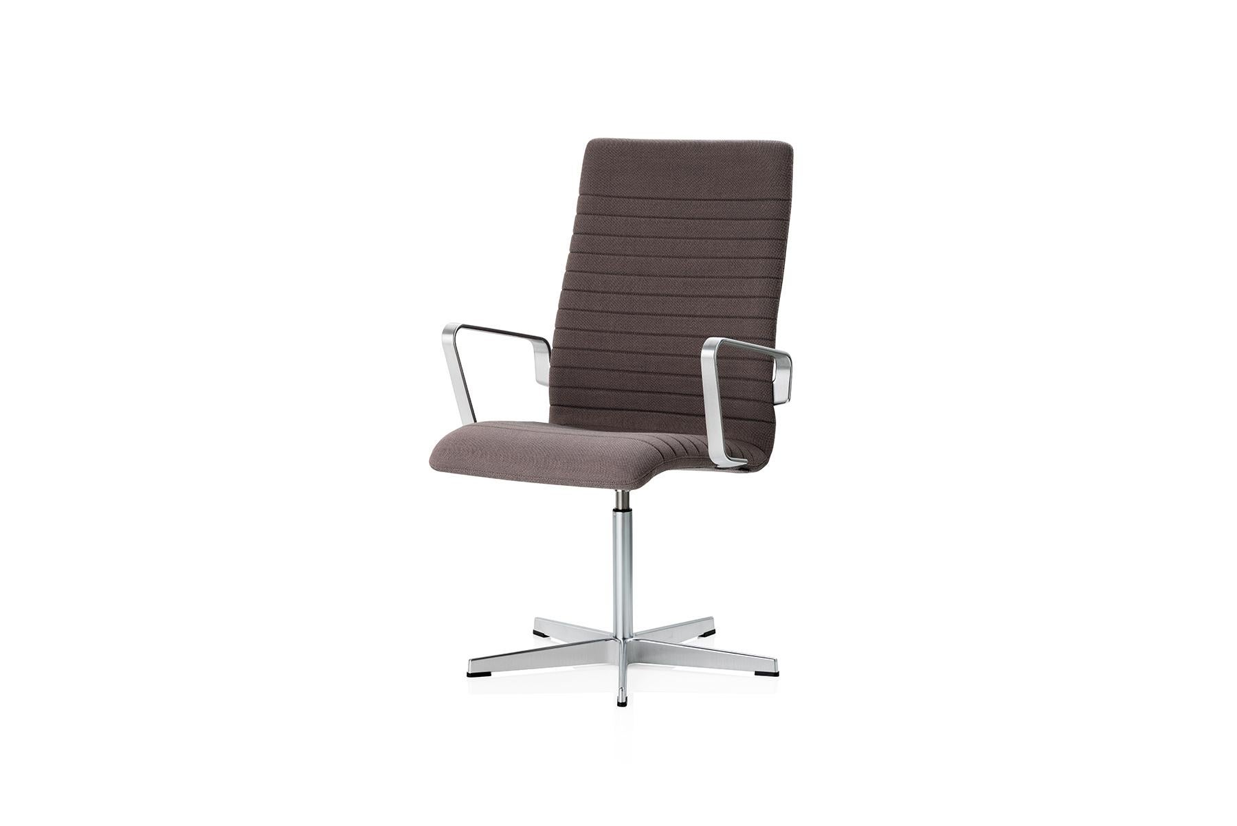 Contemporary Arne Jacobsen Model 3273p Oxford Premium For Sale