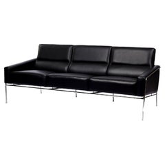 Arne Jacobsen Model 3303 "SAS" Sofa