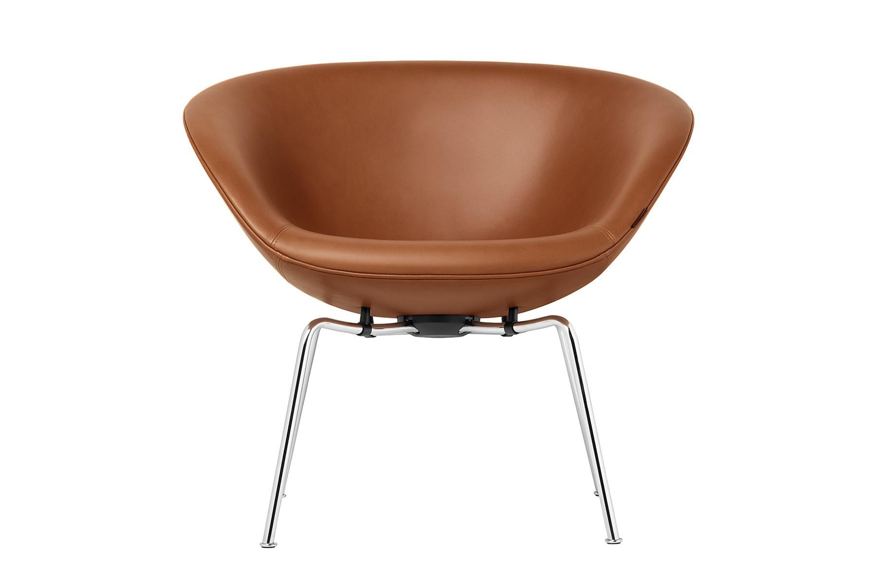 Arne Jacobsen Modell 3318 Pot Easy Chair aus Leder (Moderne der Mitte des Jahrhunderts) im Angebot