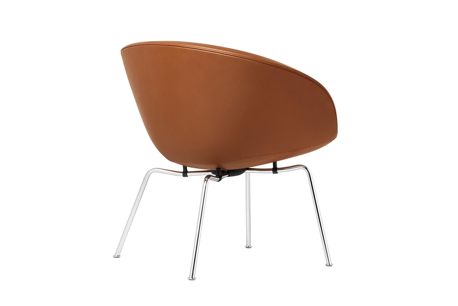 Arne Jacobsen Model 3318 Pot Easy Chair Leather In New Condition For Sale In Berkeley, CA
