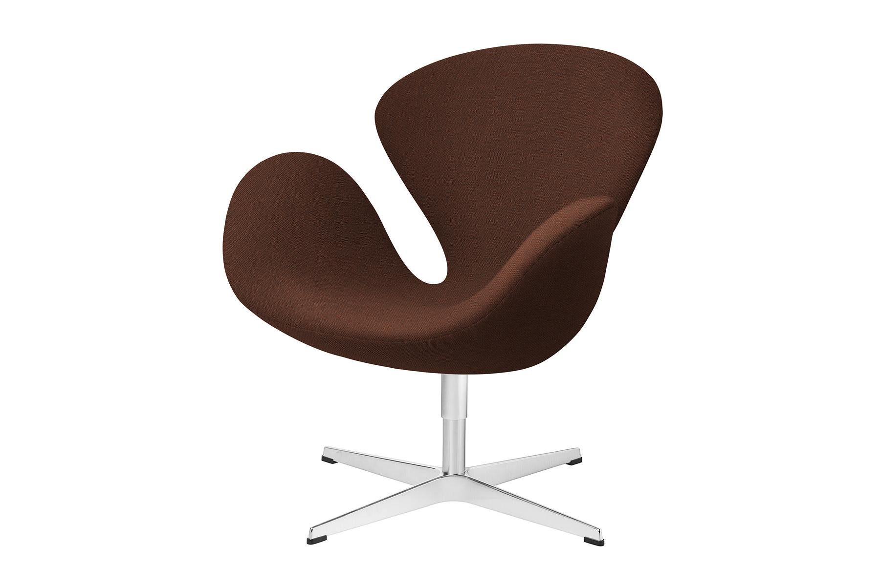 Fauteuil cygne en tissu Arne Jacobsen Modèle 3320 en vente 5