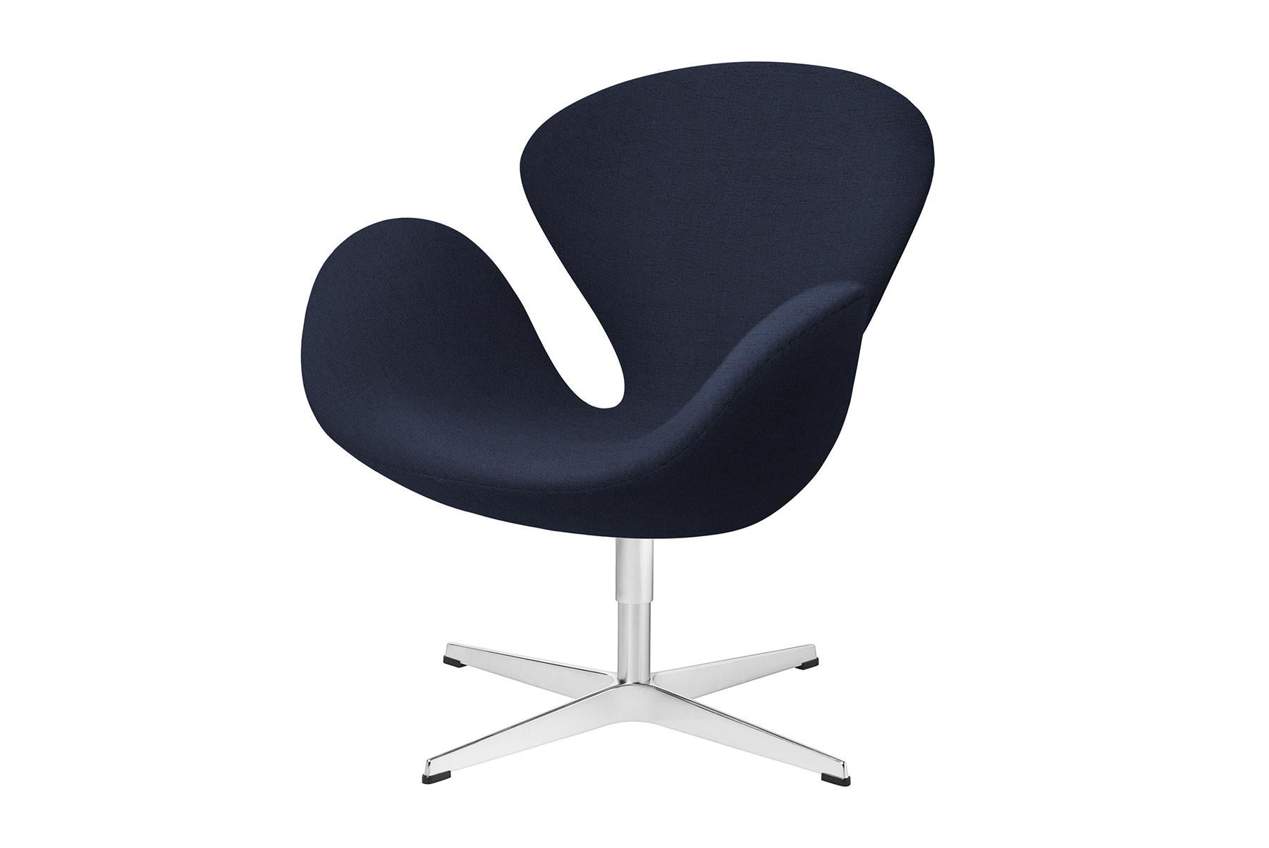 In 1959 Arne Jacobsen created Gryden, in English meaning the Pot, a light take on an embracive lounge chair and originally designed for the SAS Royal Hotel in Copenhagen. The shape is the same as the original design from 1959 the seat and materials