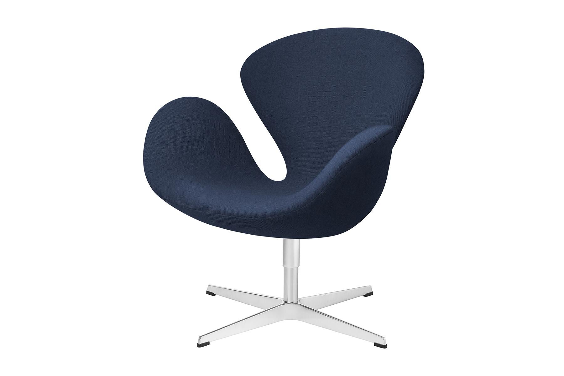 Mid-Century Modern Arne Jacobsen Model 3320 Swan Easy Chair Fabric For Sale