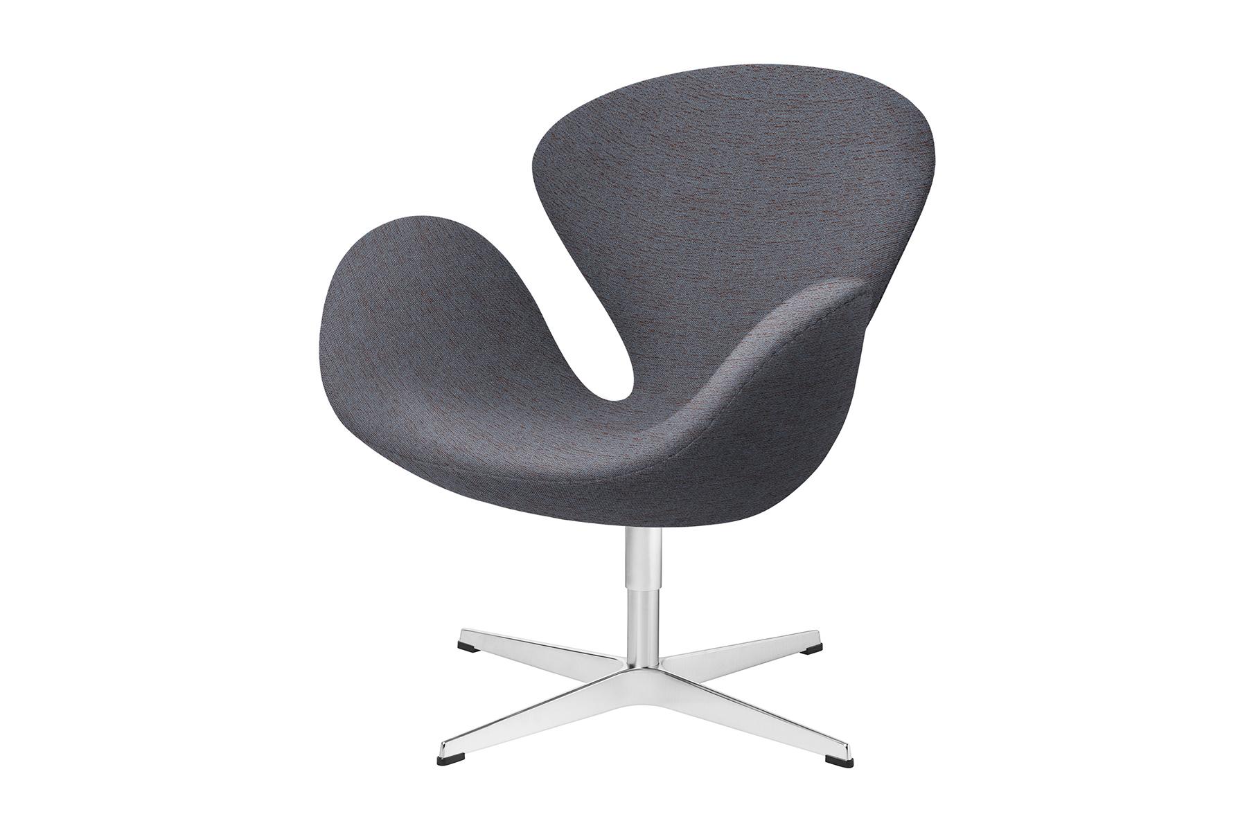 Arne Jacobsen Model 3320 Swan Easy Chair Fabric In New Condition For Sale In Berkeley, CA