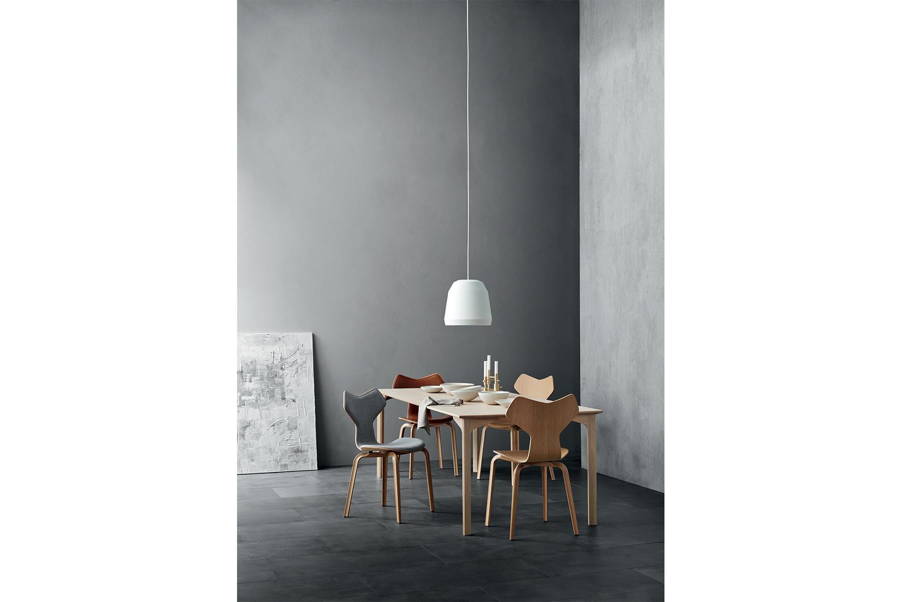 Arne Jacobsen - Modèle 4130 Grand Prix en vente 3