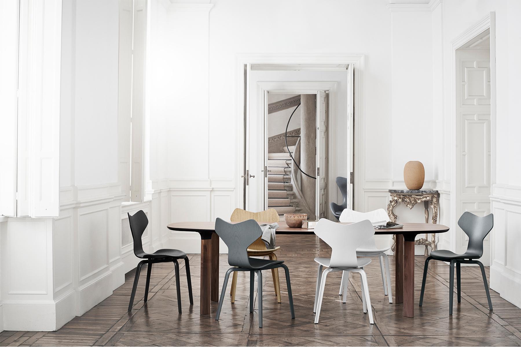 Arne Jacobsen - Modèle 4130 Grand Prix en vente 6