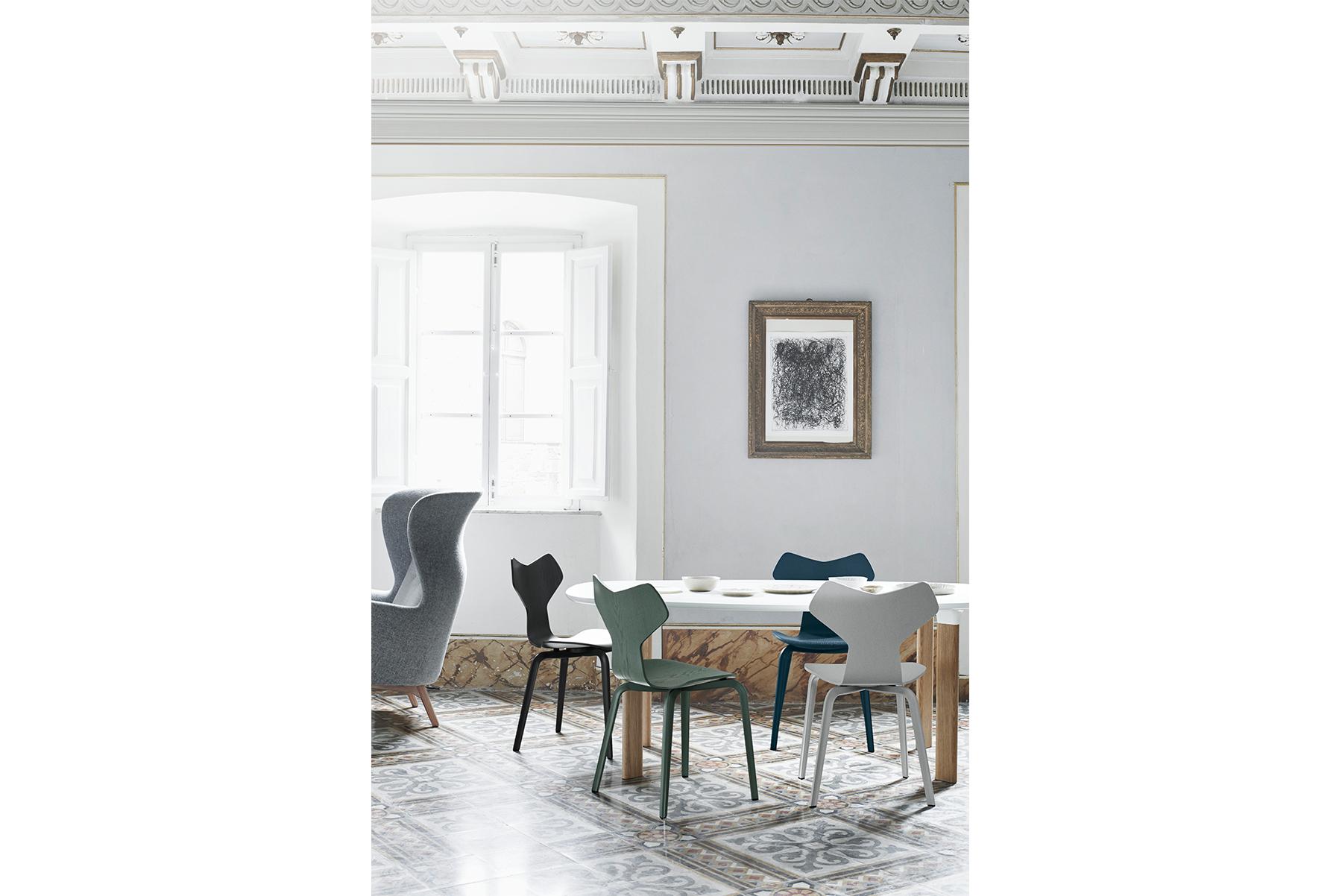 Arne Jacobsen - Modèle 4130 Grand Prix en vente 7