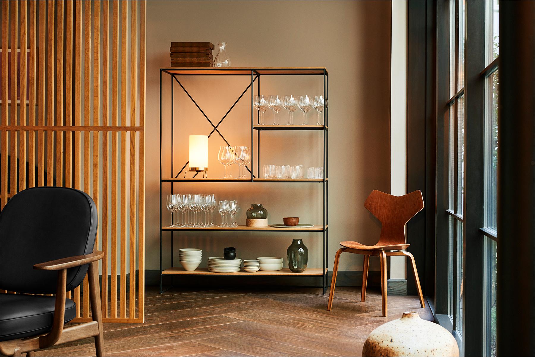 Mid-Century Modern Arne Jacobsen - Modèle 4130 Grand Prix en vente