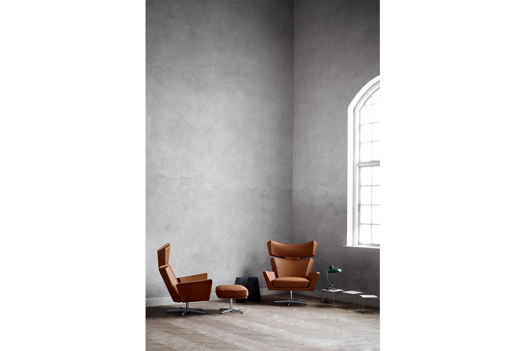 Contemporary Arne Jacobsen Model 4201 Oksen Leather For Sale