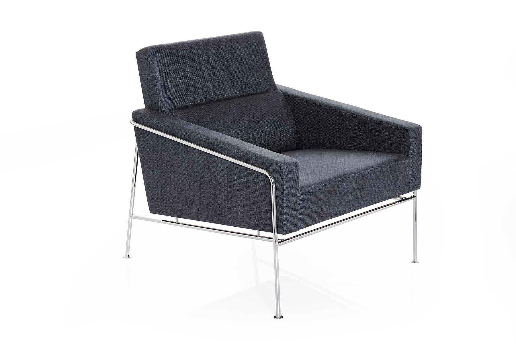 Mid-Century Modern Arne Jacobsen Model Series 3300 Easy Chair Fabric For Sale