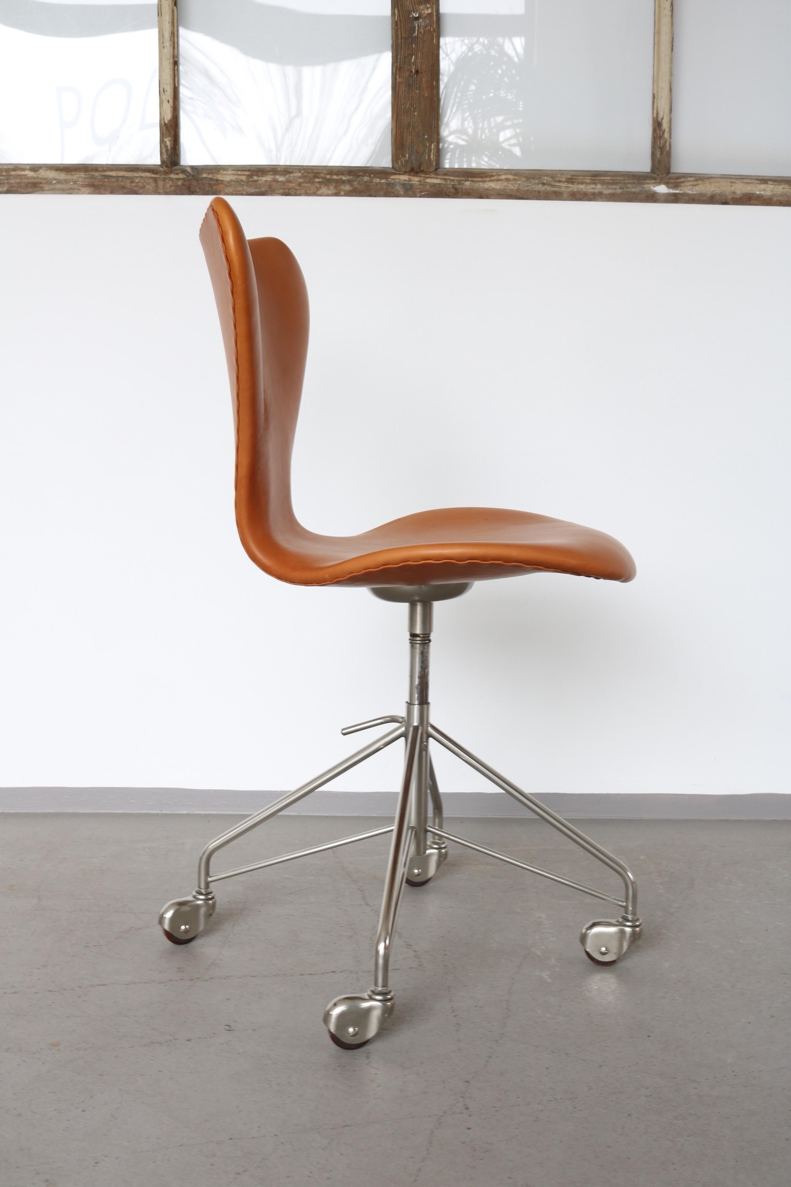 Danish Arne Jacobsen Office Chair Model 3117 Cognac Leather by Fritz Hansen in Denmark