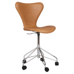 Arne Jacobsen Office Chair, Model ''Syveren'' 3107, Cognac aniline Leather
