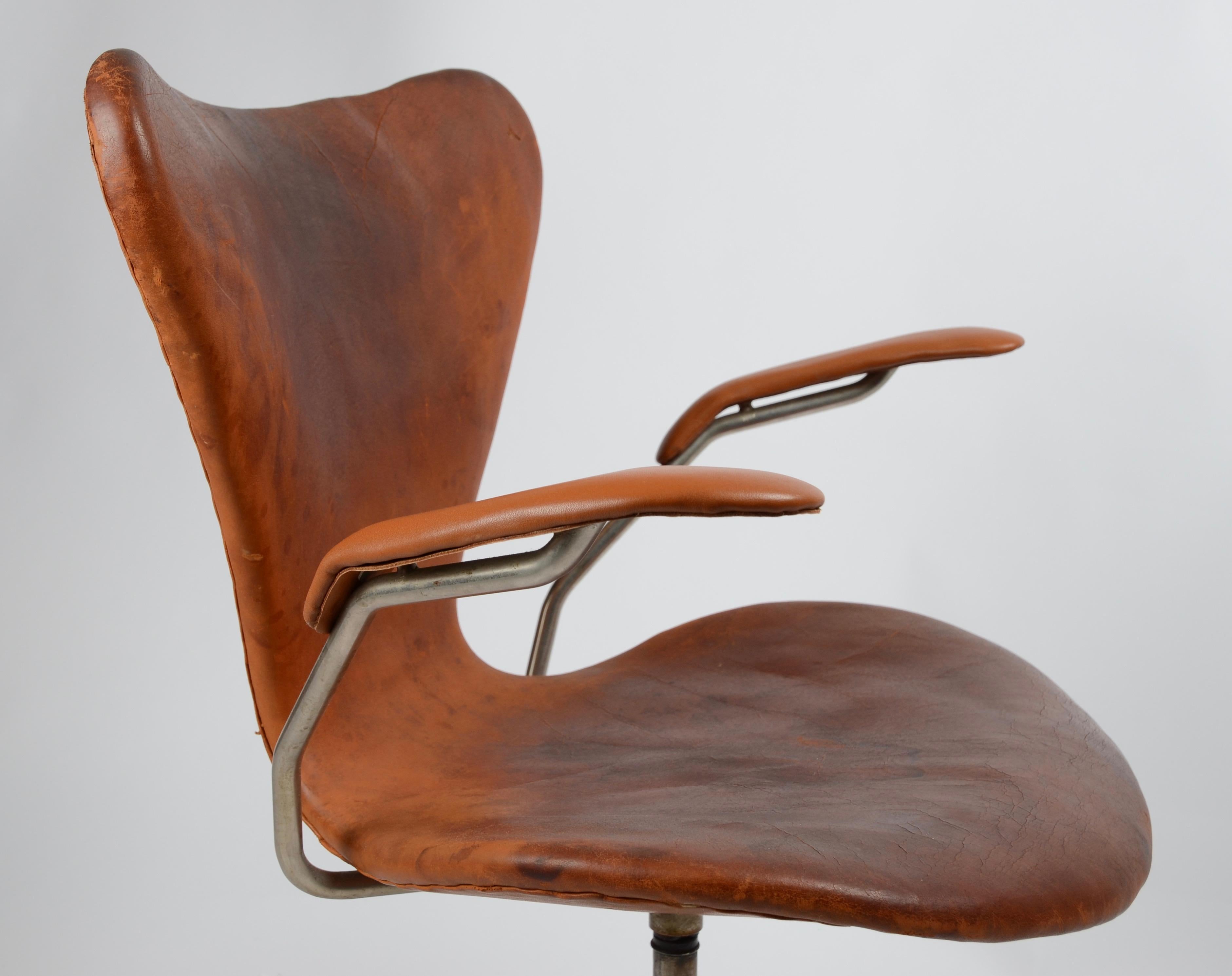 Arne Jacobsen, Office Chair, ´Sjuan/Seven´/ AJ 3217, Fritz Hansen, 1950s-1960s 1