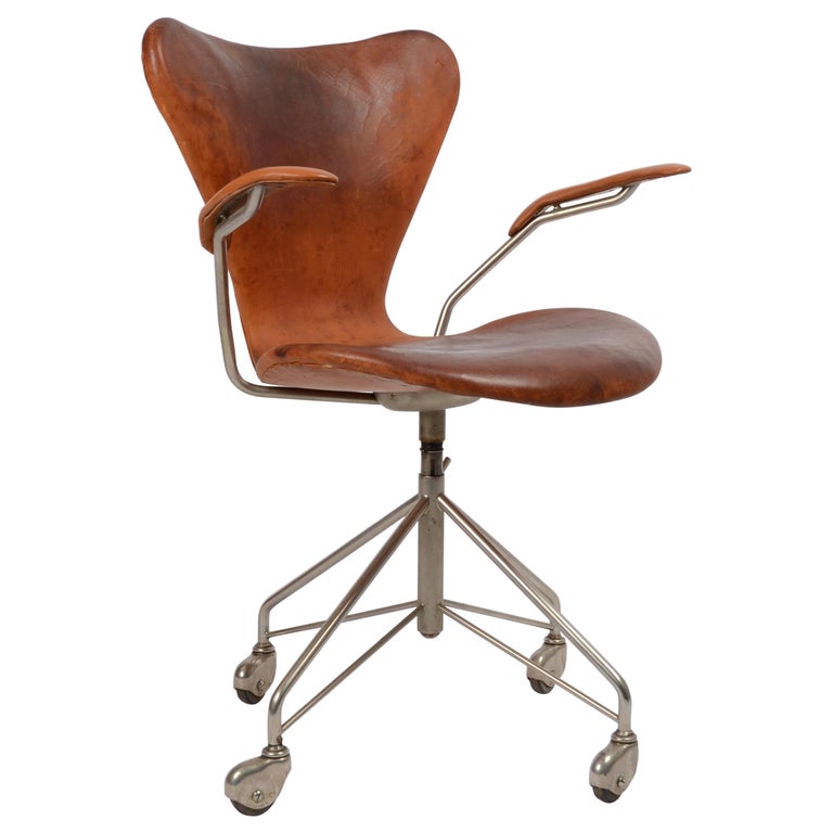 Arne Jacobsen, Office Chair, ´Sjuan/Seven´/ AJ 3217, Fritz Hansen,  1950s-1960s For Sale at 1stDibs
